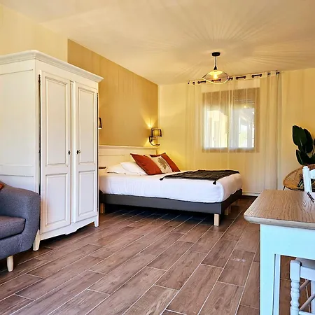 Hotel Domaine De La Rhonie Meyrals Esterno foto